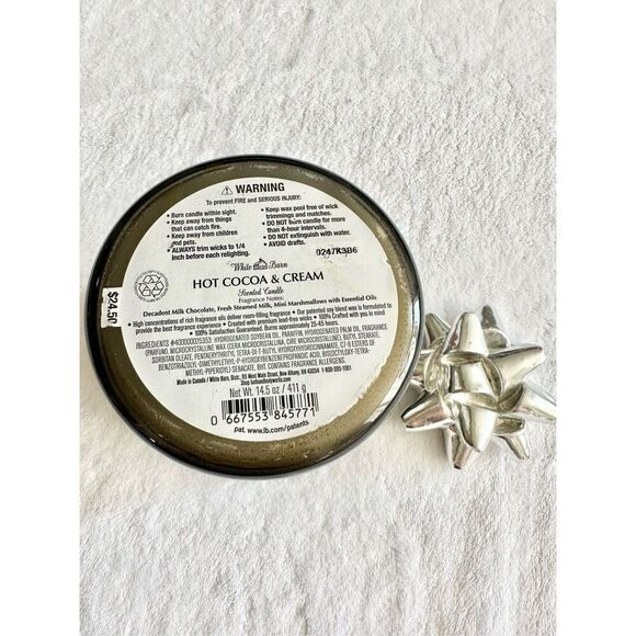 Bath and body works - let is snow candle - Picture 4 of 5